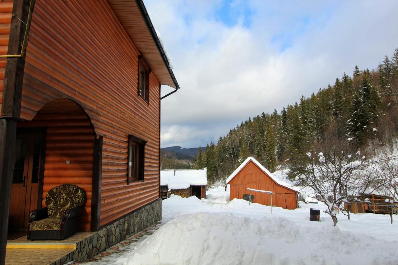 Cottage "Kliverent" Yaremche Exterior photo