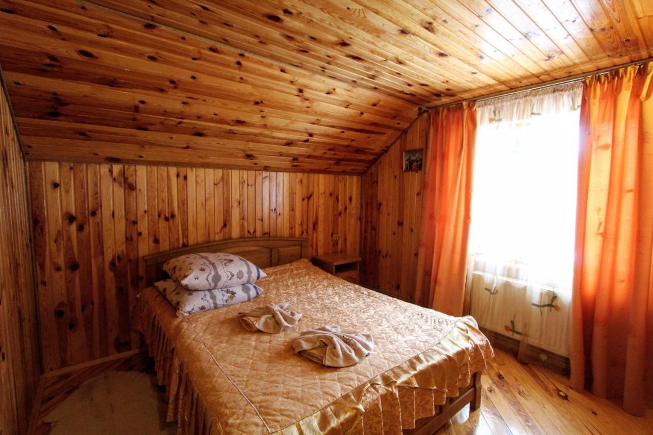 Cottage "Kliverent" Yaremche Exterior photo